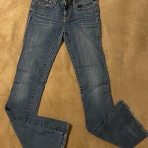 Bullhead Women's Straight Leg Blue Jeans